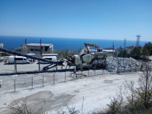 Ligne de concassage mobile de granit réussie en Chine