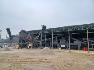 Une station de concassage mobile est entrée en service dans une mine d’Asie du Sud-Est.